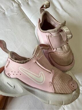 Nike Kids Pink Slip-On Flex Runner 6C